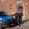 Nikt z przechodniów nie zainteresował się jego losem. Z pomocą przybyli policjanci z Dobrego Miasta