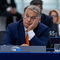 Lewica w Parlamencie Europejskim protestuje przeciw Orbanowi, śpiewając "Bella Ciao"