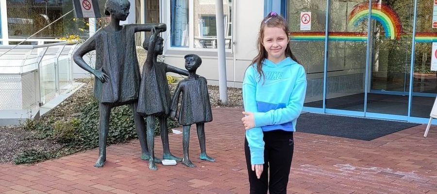 Julia ma 10 lat, a od 6 roku życia toczy nierówną walkę z trudnym przeciwnikiem, jakim jest guz mózgu