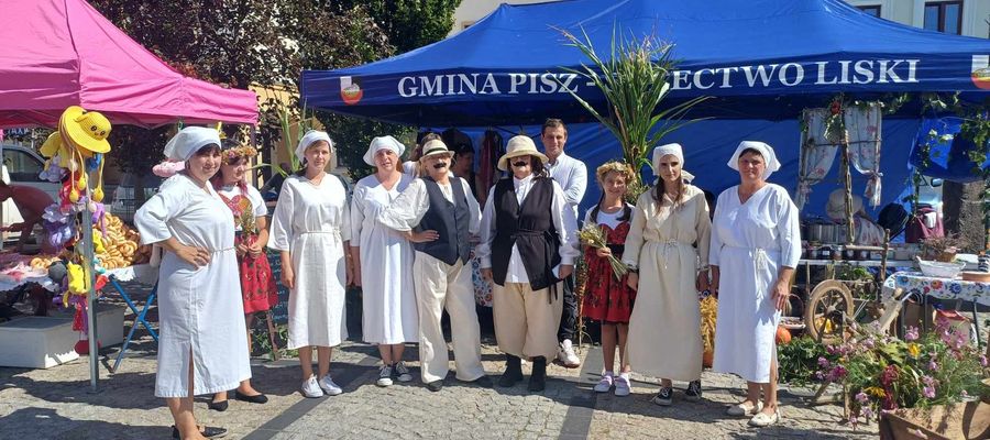 Reprezentanci sołectwa Liski podczas tegorocznych Dożynek Gminnych w Piszu