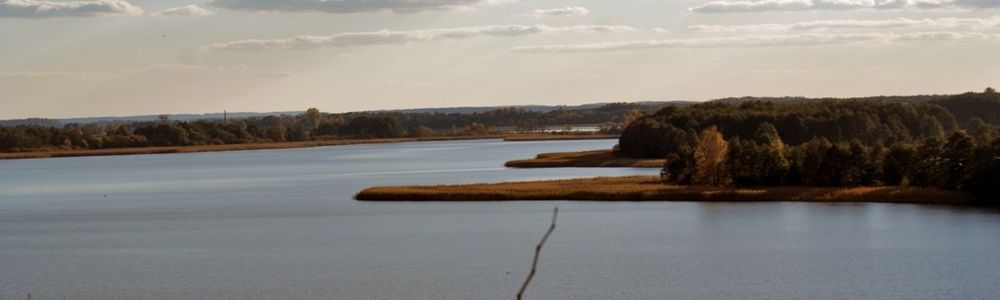 Cmentarz z widokiem na jezioro