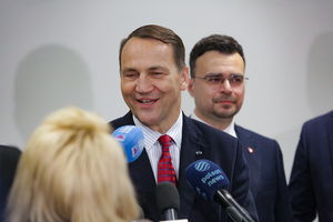 Sikorski bez ogródek. "Autorytetu nie da się już odbudować"