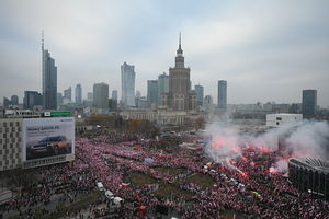 W Warszawie ruszył Marsz Niepodległości