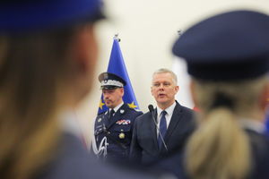 Siemoniak: Pracujemy nad wyższymi dodatkami mieszkaniowymi dla policjantów