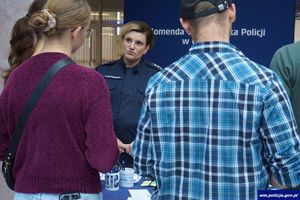 Policjanci promowali służbę na olsztyńskiej uczelni