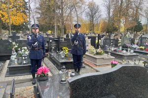 Nidziccy policjanci oddali hołd zmarłym kolegom