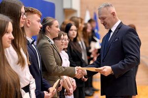 155 uczniów z Warmii i Mazur ze stypendium Prezesa Rady Ministrów