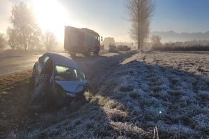 Kilkanaście aut uszkodzonych. Mróz kontra kierowcy w Białce Tatrzańskiej