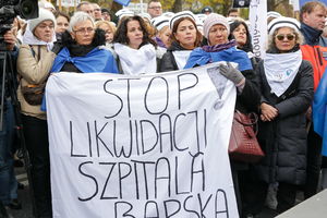 Krzyk pielęgniarek w sercu Warszawy: 'Nie zostawiajcie nas samych!