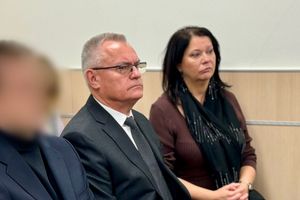 Burmistrz Młynar i wicestarosta elbląski na ławie oskarżonych. Podsłuchiwały ich służby
