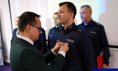 Walczy z przestępczością i tworzy muzykę. Policjant z Olsztyna przeciwko hejtowi