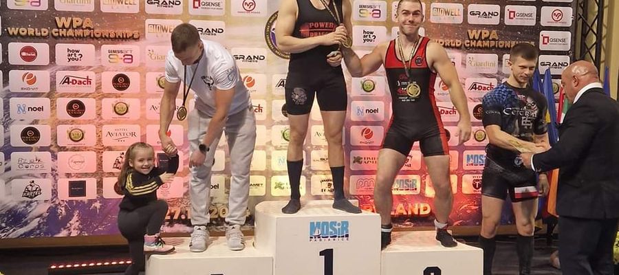 Krystian Mróz na najniższym stopniu podium MŚ