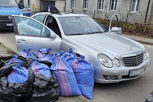 Przewoził samochodem nielegalny tytoń