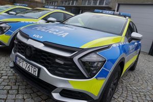 Policjanci dostali nowe radiowozy 