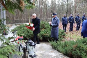 Upamiętnienie ofiar tamtych dni i wyraz hołdu wobec ich pamięci