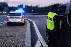 Policjanci skontrolowali niemal 300 kierowców