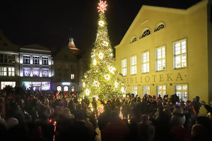 Olsztyn wchodzi w świąteczny okres śpiewająco i kolorowo [ZDJĘCIA]