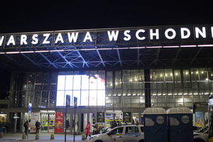 Paraliż na kolei: Warszawa Wschodnia ponownie działa, ale skutki awarii odczuwalne