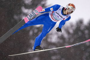 Polskie skoki w kryzysie: fatalny start w Oberstdorfie