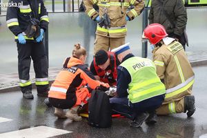 Nie żyje potrącona na przejściu dla pieszych w Wadągu 71-latka. Kobieta zmarła w szpitalu 