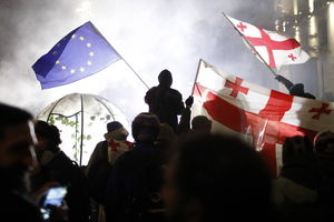 Tysiące proeuropejskich demonstrantów znów protestują przed parlamentem