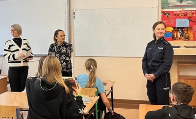 Biała Wstążka w Siódemce - policjanci odwiedzili dzieci