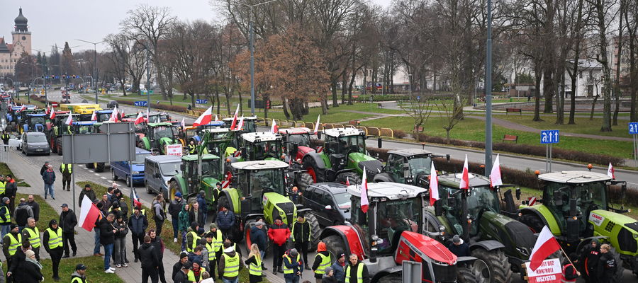  W proteście uczestniczyli rolnicy z powiatów elbląskiego, braniewskiego, sztumskiego, malborskiego, ostródzkiego, nowodworskiego, nidzickiego i kwidzyńskiego, a nawet z Podlasia