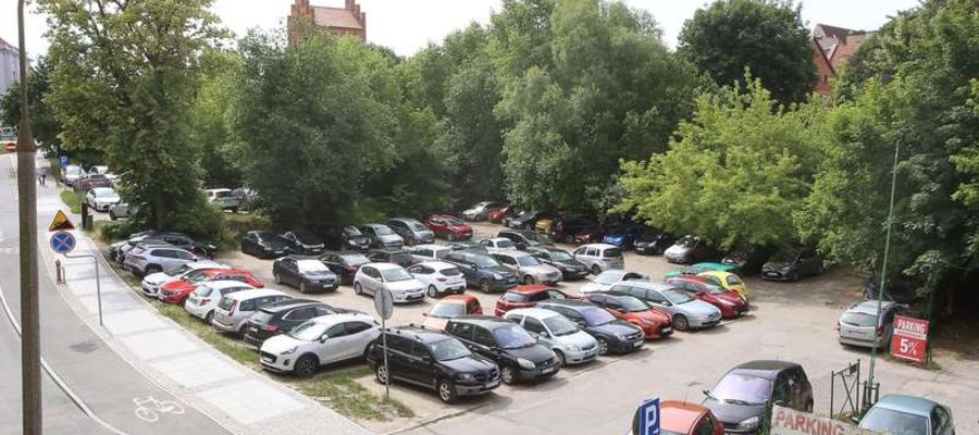 Parking przy ul. Nowowiejskiego w Olsztynie 