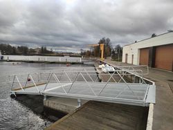 Port wzbogacił się o pływający pomost