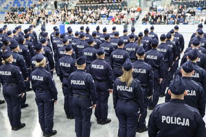 Szeregi mazowieckiego garnizonu Policji zasiliło 100 funkcjonariuszy, w tym 22 kobiety