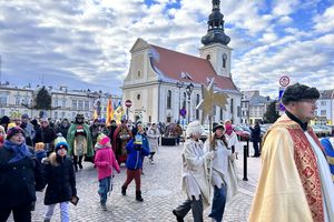 Orszaki Trzech Króli przejdą ulicami 905 miast w kraju i poza granicami Polski