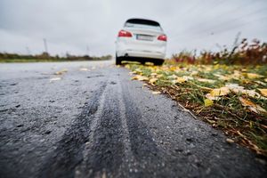 Na Podkarpaciu trudne warunki na drogach. IMGW wydało ostrzeżenia 