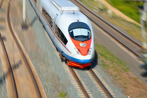 Pociąg jadący 282 km/h i pasażer na wsporniku – cud w Niemczech!