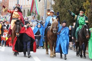 Orszaki Trzech Króli przejdą ulicami 905 miast w kraju i poza granicami Polski