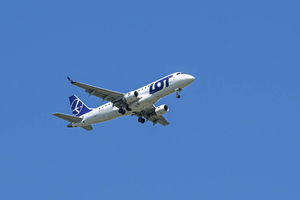 LOT na rozdrożu: Airbus czy Embraer?