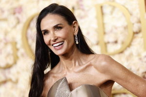 Demi Moore ze Złotym Globem! Po 45 latach w zawodzie pierwsza nagroda dla aktorki