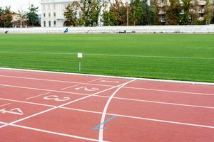 Tragiczny wypadek podczas zawodów lekkoatletycznych w Kolorado. Mężczyzna bronił żony i syna