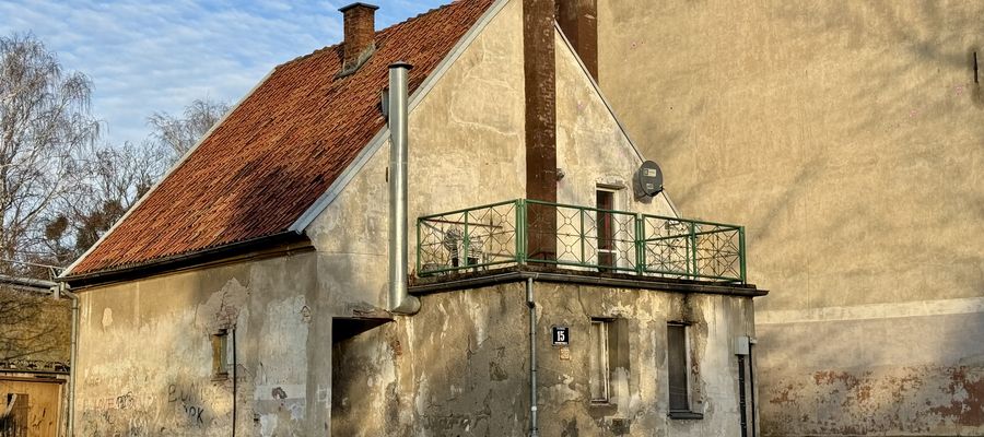 Panieńska 15. W tym budynku mieszkają 3 osoby