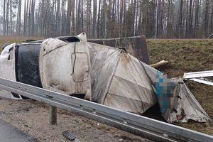 Poważny wypadek na ekspresówce koło Ełku. Kierowca był pijany!