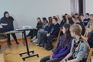 Wykłady studentek filologii polskiej w nowomiejskim liceum