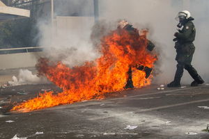 Zamieszki i paraliż  w Grecji. Są ranni