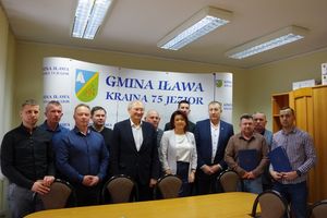 Gmina Iława wspiera lokalny sport – podpisano umowy z klubami sportowymi