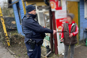 Osoby dotknięte kryzysem bezdomności pod opieką olsztyńskich policjantów 