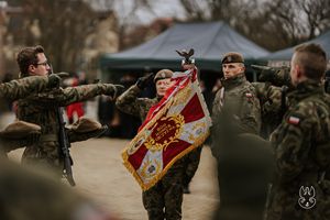 Wielkie zobowiązanie: nowi żołnierze WOT ślubowali wierność Ojczyźnie
