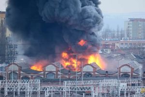 Ogromy pożar hali na Przeróbce w Gdańsku 