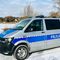 Policjanci ostrzegają przed wchodzeniem na lód
