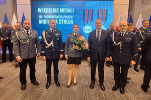 Nasi policjanci z medalami im. podkomisarza Andrzeja Struja