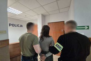 Podejrzani o kradzież samochodu zatrzymani przez policjantów