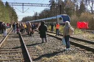 Tragiczne potrącenie na torach niedaleko Kortowa. Wstrzymano ruch pociągów