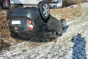Prędkość, pogoda, roztargnienie kierowców ... i kolizja gotowa!